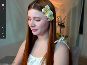 freckle_diyana – webcam model profile photo