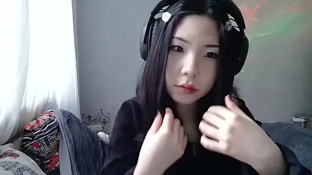 AprilOnilll – webcam model profile photo