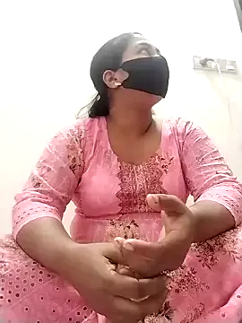 Bristy- – webcam model profile photo