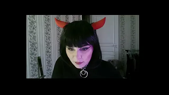 IntrigueYourDay – webcam model profile photo