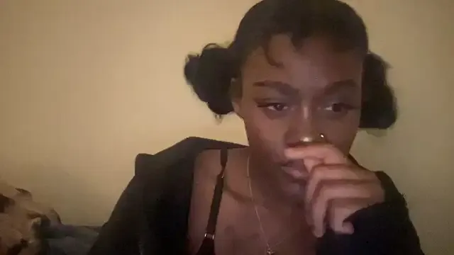 maskedgirl5005 – webcam model profile photo