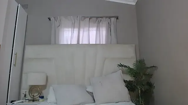 naughtyblackdolie – webcam model profile photo