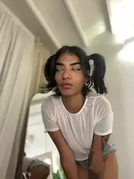 Outdoor tagged live sex cams